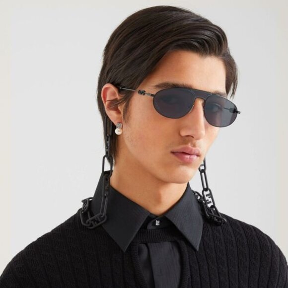 BRAND NEW Fendi FE40072U-Y 01A Black Dark Grey Chain Aviator Unisex Sunglasses